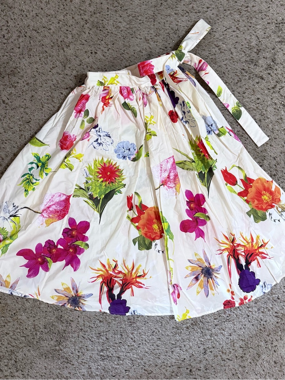 Floral Wrap A-Line White Midi Skirt with Vibrant Blooms and Waist Tie